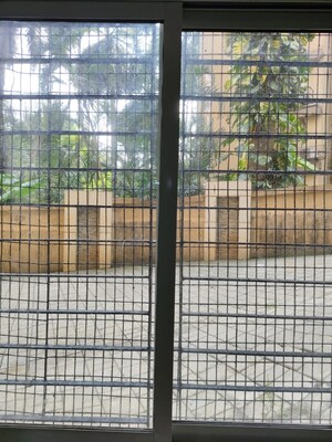 Room in 2 BHK Apartment at Bandra West – for Rent