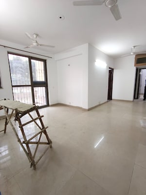 Room in 3 BHK Builder Floor at Greater Kailash ii – for Rent