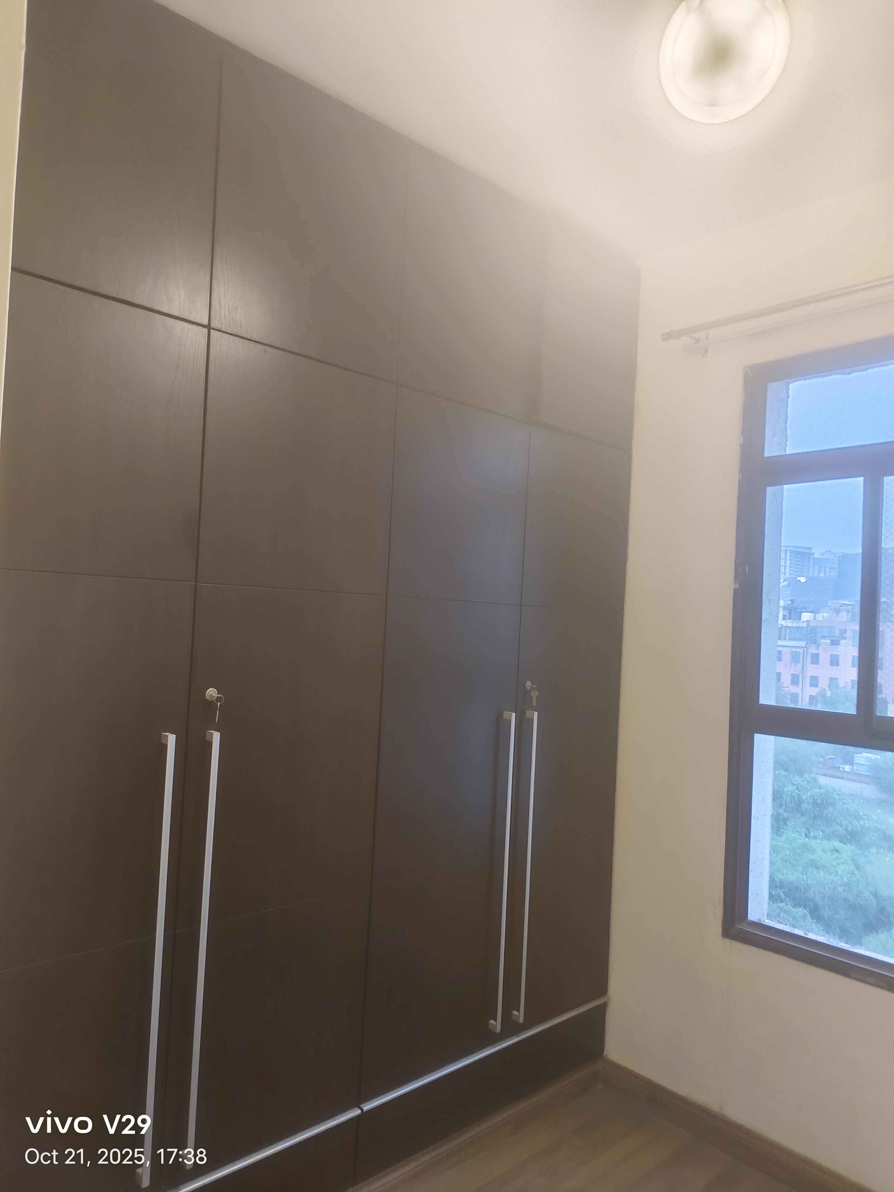3 BHK + Servant Room Apartment For Rent in DLF Hamilton Court
