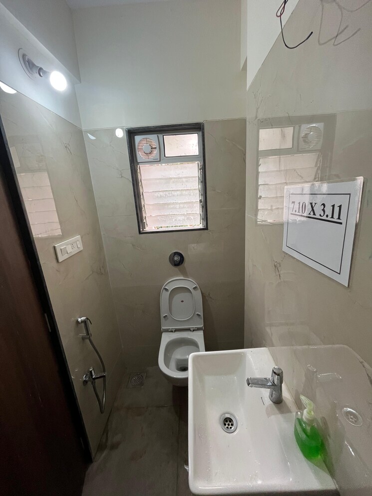 Bathroom, prameya-code-137 2 Bedroom 650 Sq.Ft. Apartment In Mahim West Mumbai 9522512