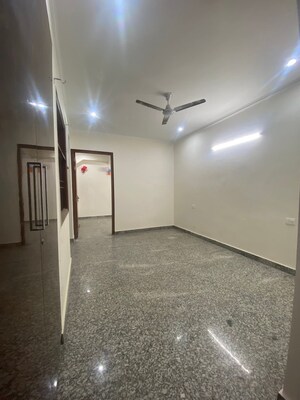 1 BHK Builder Floor For Rent in Chattarpur