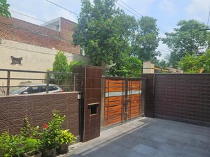 3 BHK Builder Floor – Exterior View View at Sector 7 - for Rent