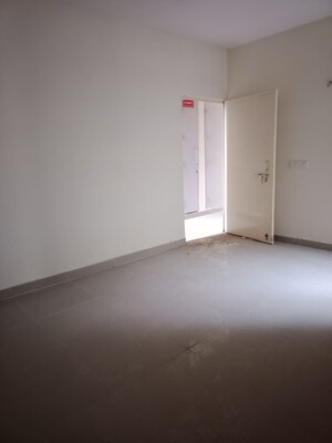 Room in 2 BHK Apartment at Conscient Habitat 78, Sector 78 – for Sale