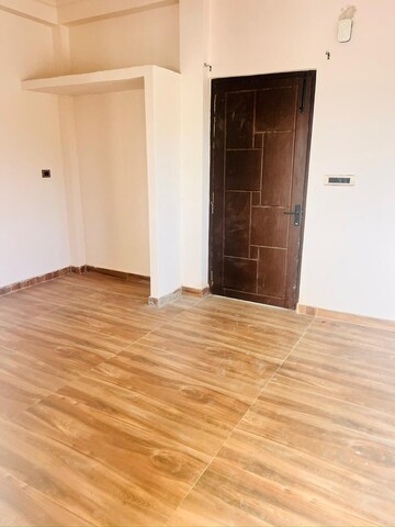 Room in 6 BHK Independent House at Gomti Nagar – for Rent