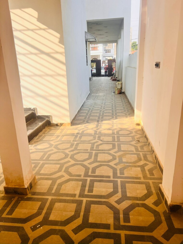 undefined, gomti nagar 6 Bedroom 3500 Sq.Ft. Independent House In Gomti Nagar Lucknow 9522685