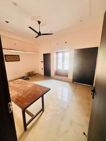 Kitchen in 6 BHK Independent House at Gomti Nagar – for Rent