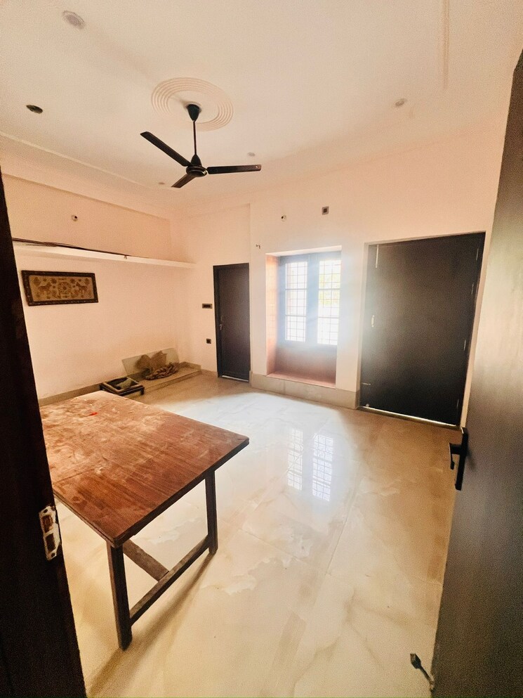 Kitchen, gomti nagar 6 Bedroom 3500 Sq.Ft. Independent House In Gomti Nagar Lucknow 9522685