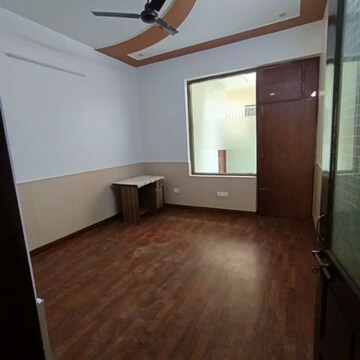Room in 1 BHK Builder Floor at Sector 9 – for Rent