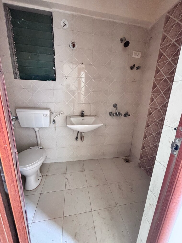 Bathroom, tanvi-eminence-i 2 Bedroom 600 Sq.Ft. Apartment In Kashimira Thane 9522820