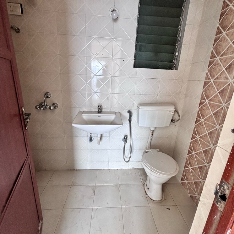 Bathroom, tanvi-eminence-i 2 Bedroom 600 Sq.Ft. Apartment In Kashimira Thane 9522820