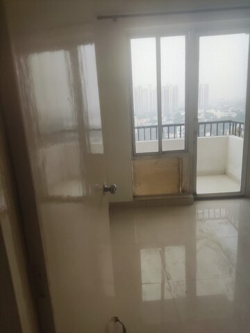 Bathroom in 2 BHK Apartment at DLF Regency Park I, Dlf Phase iv – for Rent