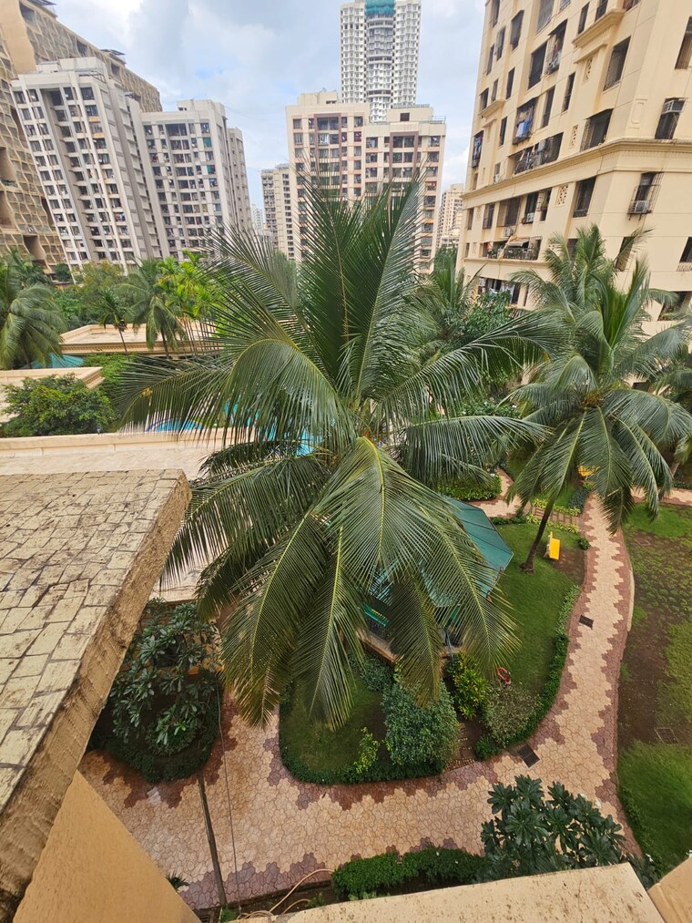 Garden, regency-towers 2 Bedroom 1500 Sq.Ft. Apartment In Kavesar Thane 9522827