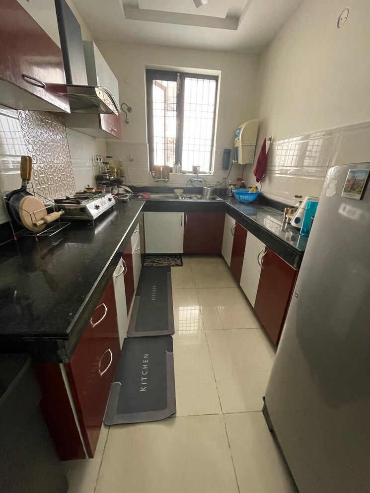 Kitchen, pir machalla 3 Bedroom 122 Sq.Yd. Builder Floor In Pir Machalla Zirakpur 9522955