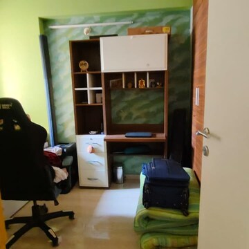 Living Room in 2.5 BHK Apartment at Hiranandani Paloma, Hiranandani Estate – for Rent