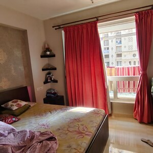 Bedroom in 2.5 BHK Apartment at Hiranandani Paloma, Hiranandani Estate – for Rent