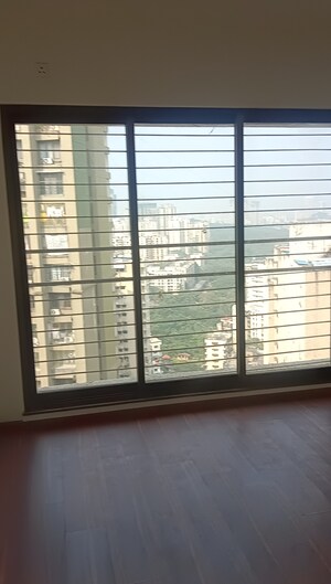 Room in 2 BHK Apartment at Acme Ozone, Manpada – for Rent