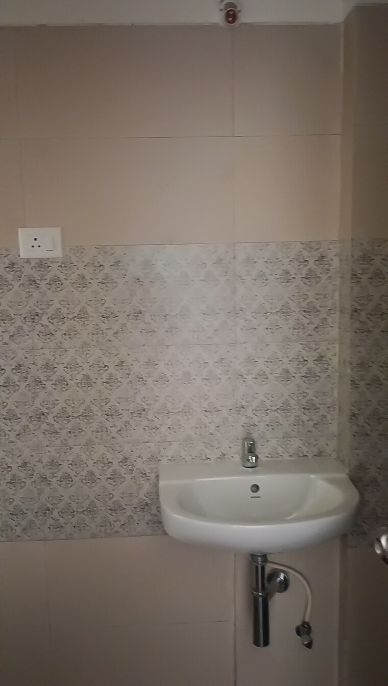 Bathroom, acme-ozone 2 Bedroom 756 Sq.Ft. Apartment In Manpada Thane 9523053