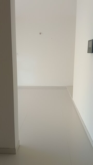 Room in 2 BHK Apartment at Acme Ozone, Manpada – for Rent