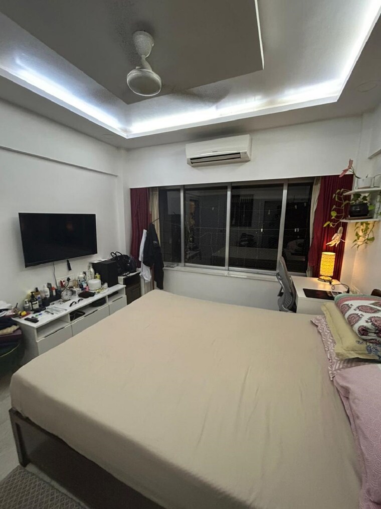 Room, bandra west 1 Bedroom 500 Sq.Ft. Apartment In Bandra West Mumbai 9523025