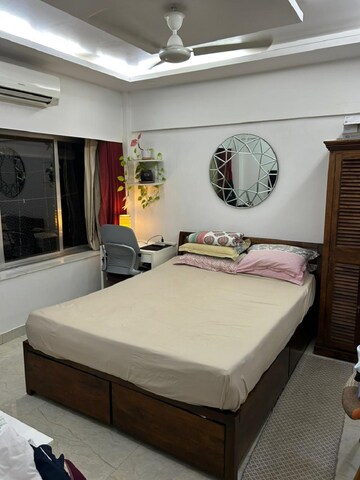 Bedroom in 1 BHK Apartment at Bandra West – for Rent