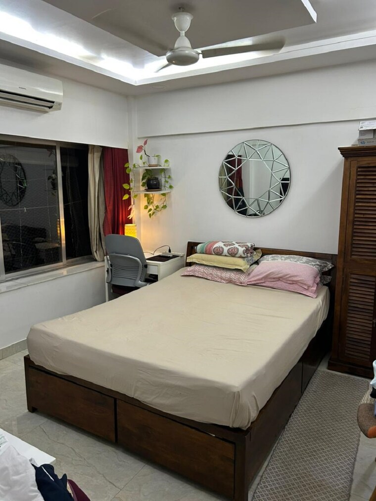 Bedroom, bandra west 1 Bedroom 500 Sq.Ft. Apartment In Bandra West Mumbai 9523025