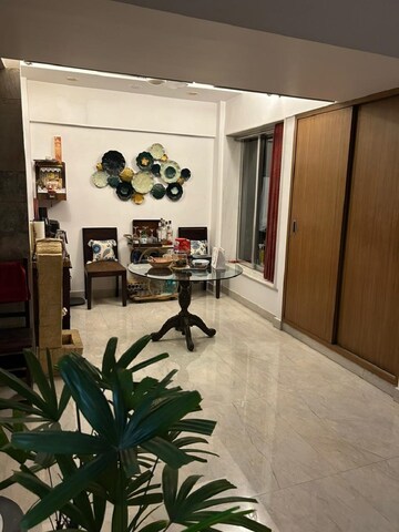 Parking in 1 BHK Apartment at Bandra West – for Rent