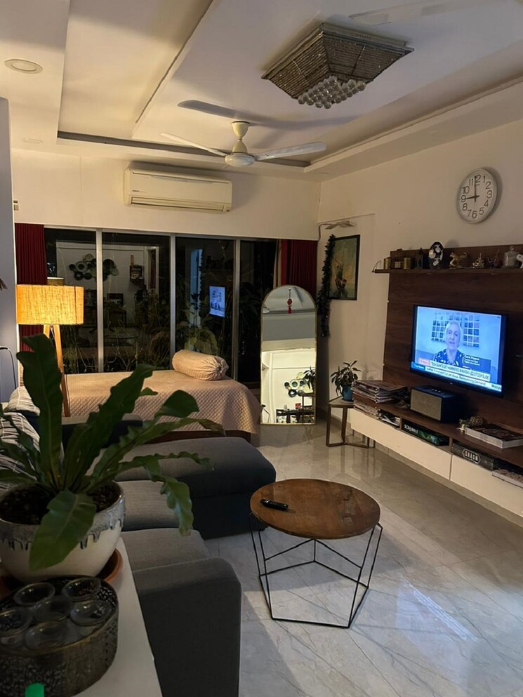 Team Area, bandra west 1 Bedroom 500 Sq.Ft. Apartment In Bandra West Mumbai 9523025