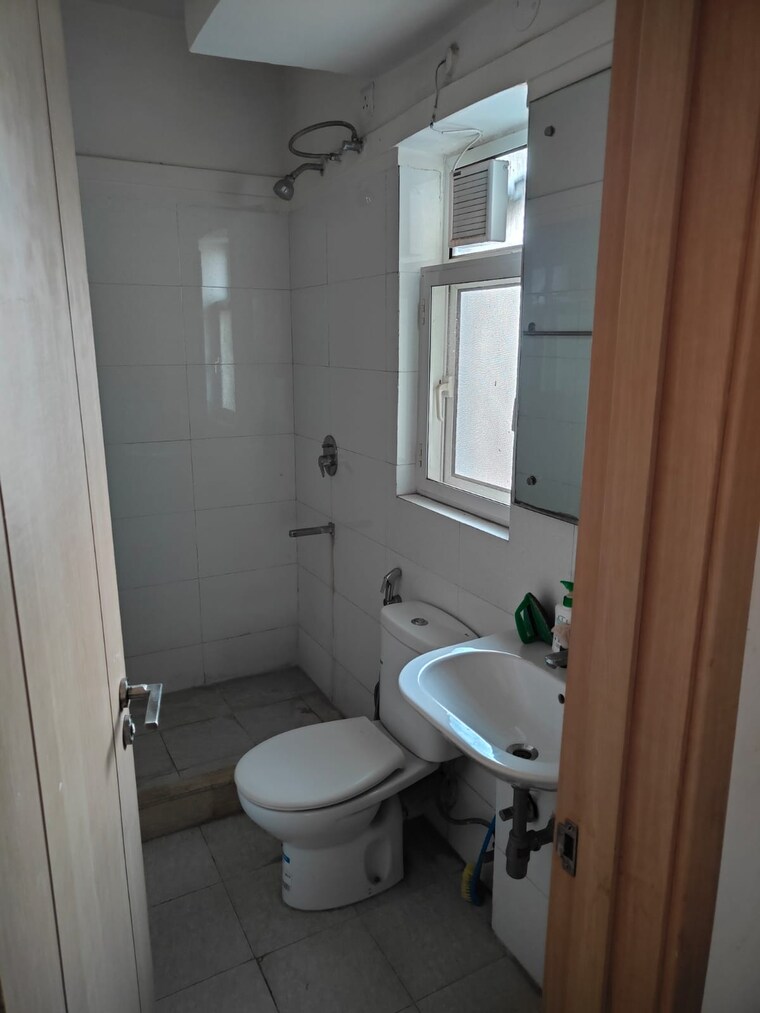 Bathroom, dlf-new-town-heights-iii 3.5 Bedroom 1600 Sq.Ft. Apartment In Sector 91 Gurgaon 9523031