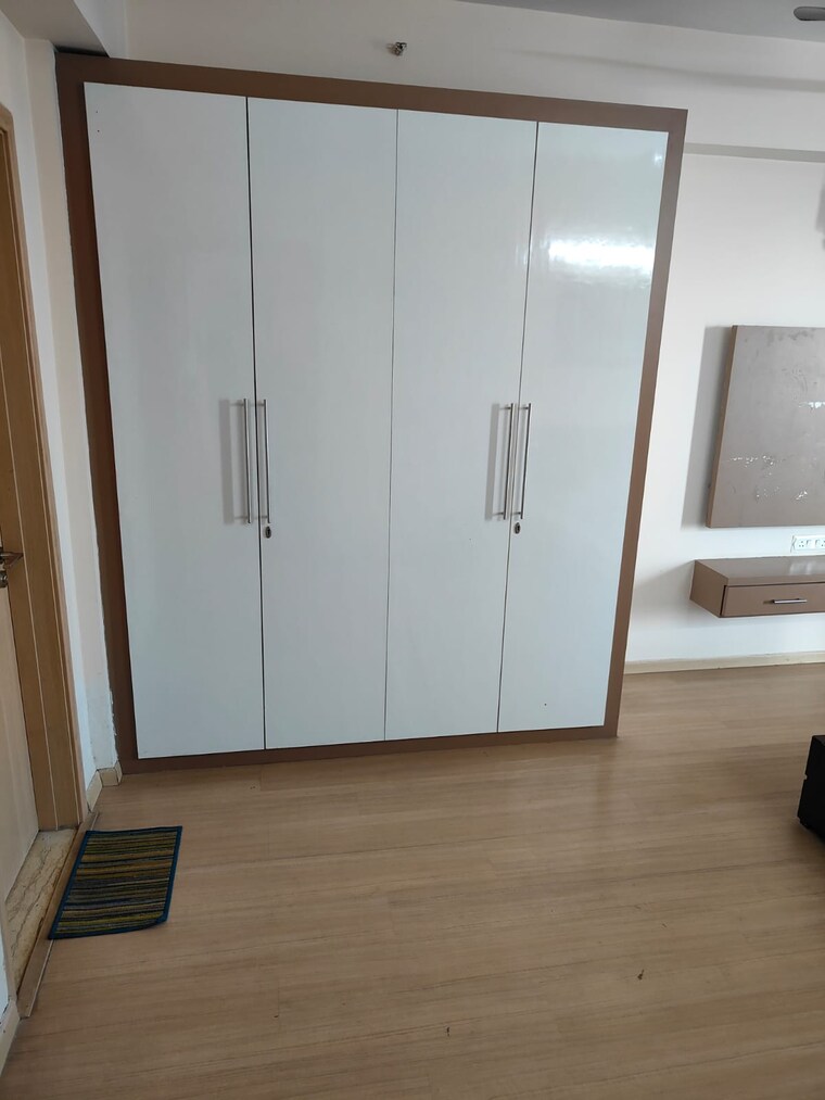 undefined, dlf-new-town-heights-iii 3.5 Bedroom 1600 Sq.Ft. Apartment In Sector 91 Gurgaon 9523031