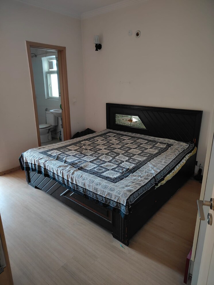 Bedroom, dlf-new-town-heights-iii 3.5 Bedroom 1600 Sq.Ft. Apartment In Sector 91 Gurgaon 9523031