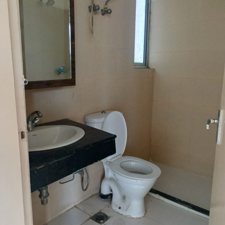 Bathroom, pioneer-park-phase-1 2 Bedroom 1200 Sq.Ft. Apartment In Sector 61 Gurgaon 9523115