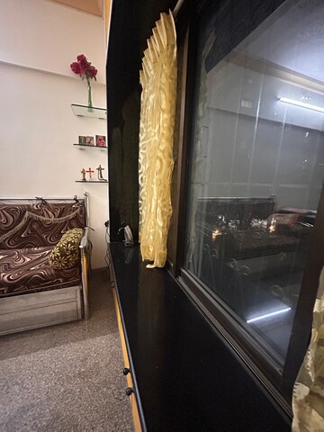 Room in 2 BHK Apartment at Vrindavan CHS Malad, Malad East – for Rent