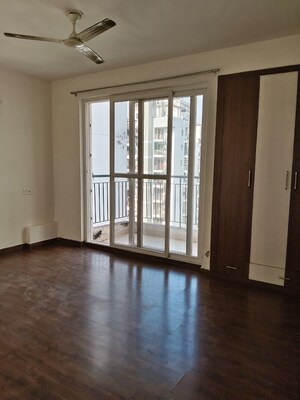 Room in 2 BHK Apartment at Vip Road – for Rent
