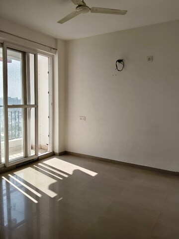 Room in 2 BHK Apartment at Vip Road – for Rent