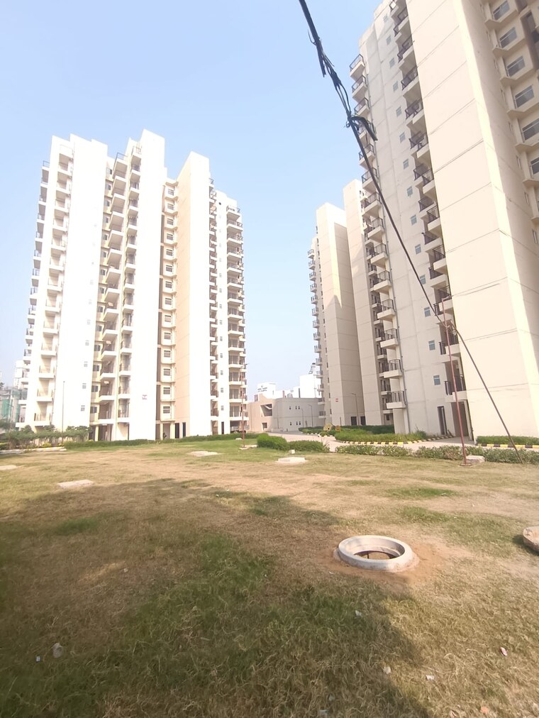 Exterior View, pivotal-paradise 2 Bedroom 686 Sq.Ft. Apartment In Sector 62 Gurgaon 9523293