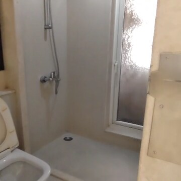 Bathroom in 2.5 BHK Apartment at Hiranandani Paloma, Hiranandani Estate – for Rent