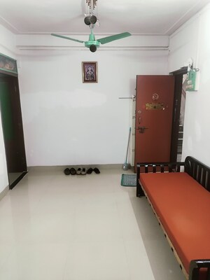 Master Bedroom in 1 BHK Apartment at Vakola Crystal CHS, Santacruz East – for Rent