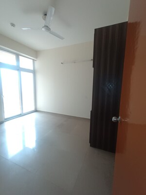 Room in 2.5 BHK Apartment at Mahagun Mywoods, Sector 16c Greater Noida – for Rent
