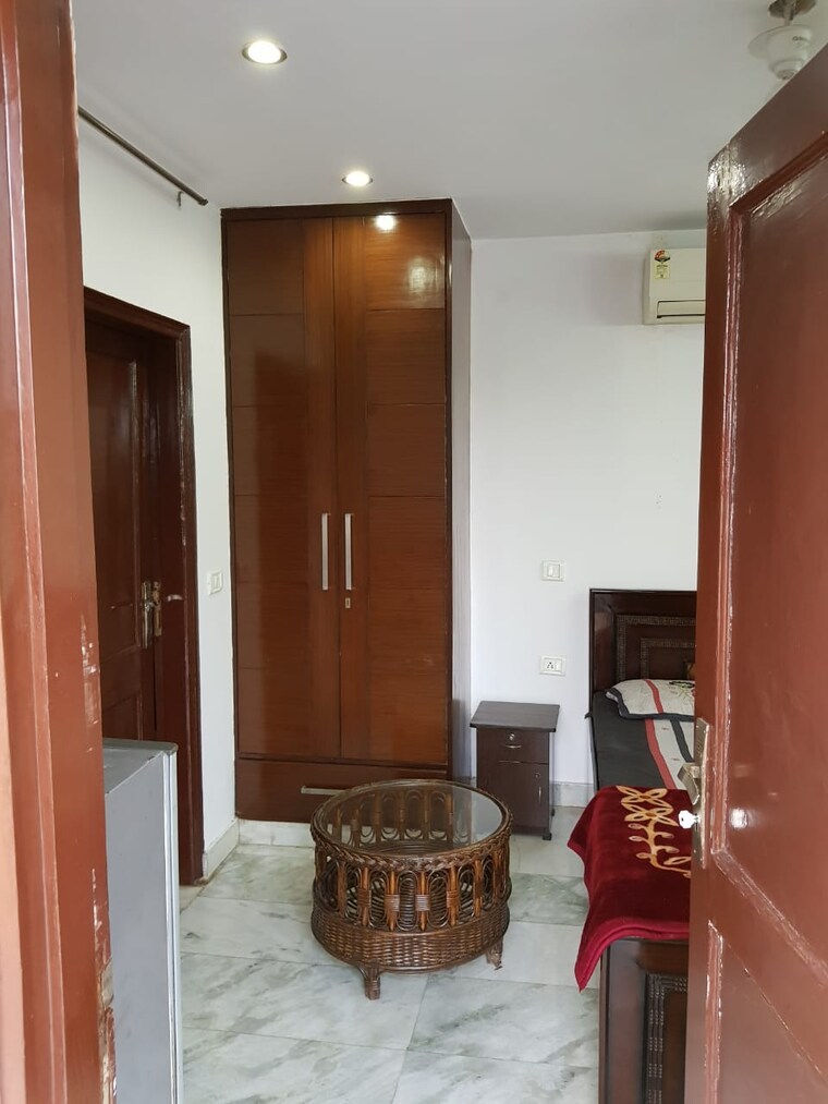 Living Room, greater kailash i 3 Bedroom 208 Sq.Yd. Builder Floor In Greater Kailash I Delhi 9523329