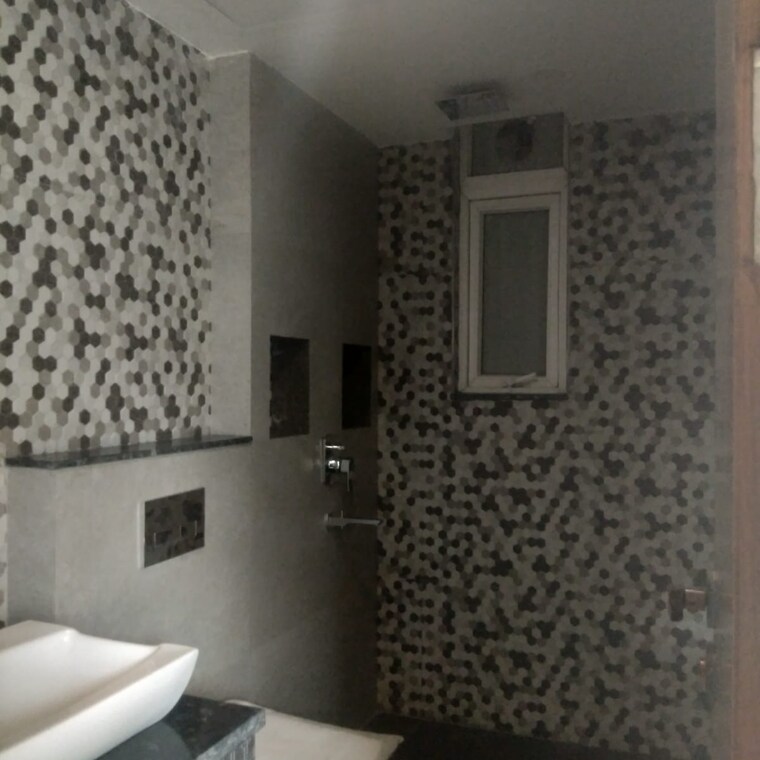 Bathroom, sector 9 1 Bedroom 1100 Sq.Ft. Builder Floor In Sector 9 Gurgaon 9523414