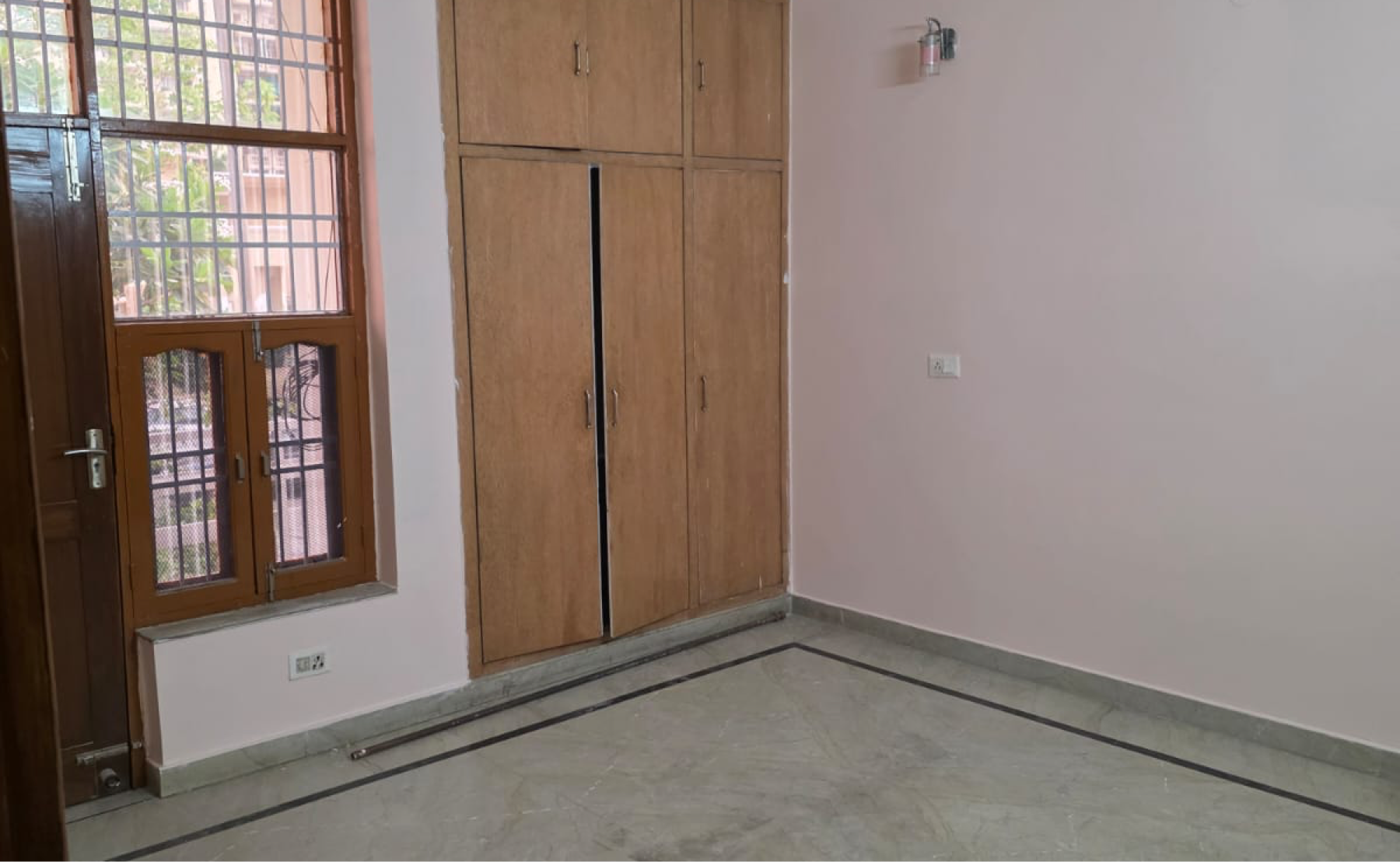 3 BHK 270 Sq.Ft. Builder Floor in Uppal Southend