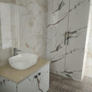 Bathroom in 1 BHK Builder Floor at Sector 9 – for Rent