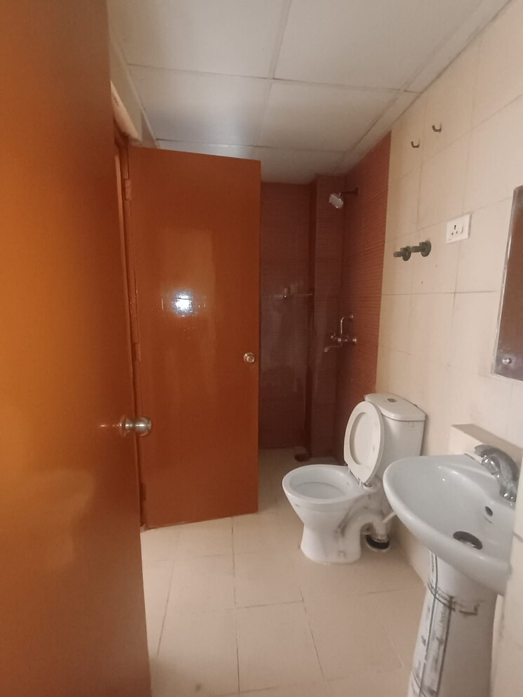 Bathroom, mahagun-mywoods 2 Bedroom 935 Sq.Ft. Apartment In Sector 16c Greater Noida Greater Noida 9523468