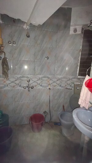 Bathroom in 1 BHK Apartment at Bandra West – for Rent