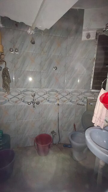 Bathroom in 1 BHK Apartment at Bandra West – for Rent