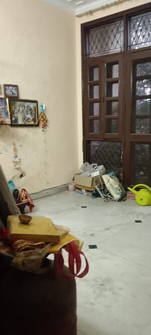 Parking in 3 BHK Builder Floor at East Of Kailash – for Rent