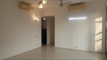 Room in 2 BHK Apartment at Ireo Skyon, Sector 60 – for Rent