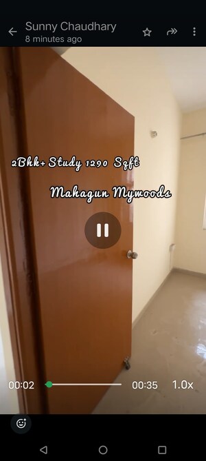 Room in 2.5 BHK Apartment at Mahagun Mywoods, Sector 16c Greater Noida – for Rent