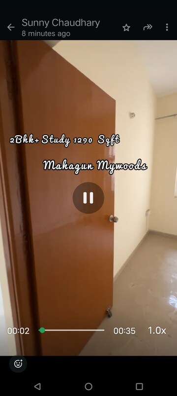 Room in 2.5 BHK Apartment at Mahagun Mywoods, Sector 16c Greater Noida – for Rent