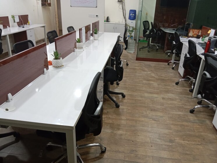 Team Area, logix-technova Commercial Office Space 2000 Sq.Ft. In Sector 132 Noida 9523610